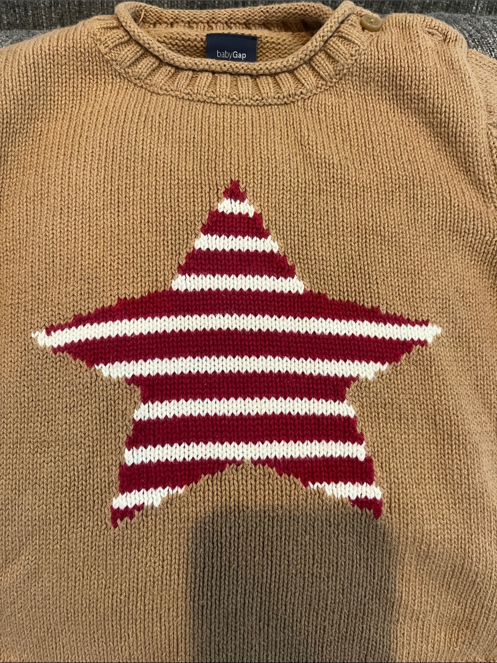 BabyGap Boys (neutral) lightweight sweater 18-24 months